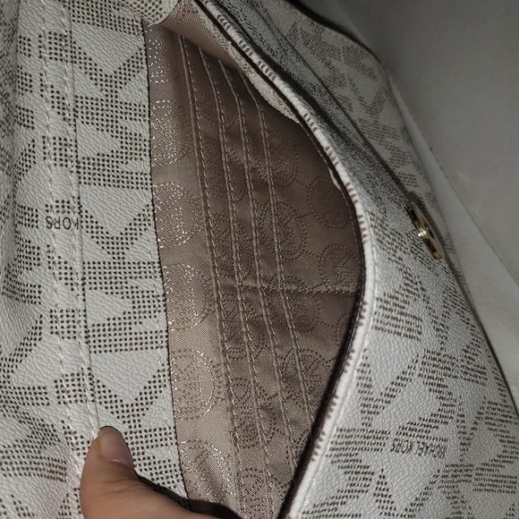 Michael Kors Tote bag - Picture 4 of 13